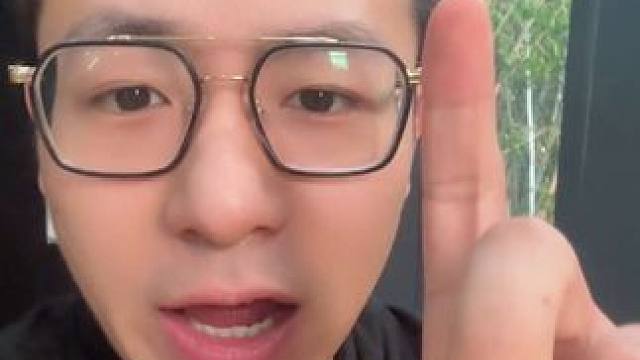 张维伊！是不是你那边杀球的风吹我这了？！ #羽毛球 #小阳哥 #张维伊 #徐硕