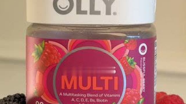 这次把我喜欢的两款都给大家要到了，就是数量不多，记得预约~ #olly#olly女性复合维生素