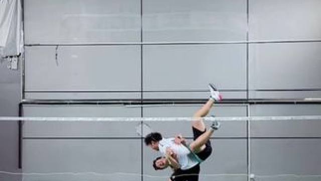 打羽毛球就是即分高下 也绝生死