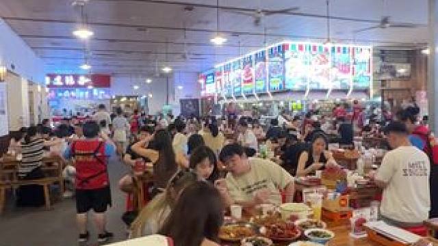 分享南昌一家人多到让我大开眼界的夜宵店！ #冶建镜子 #冶建镜子老南昌大排档 #冶建镜子夺魁江西虾王