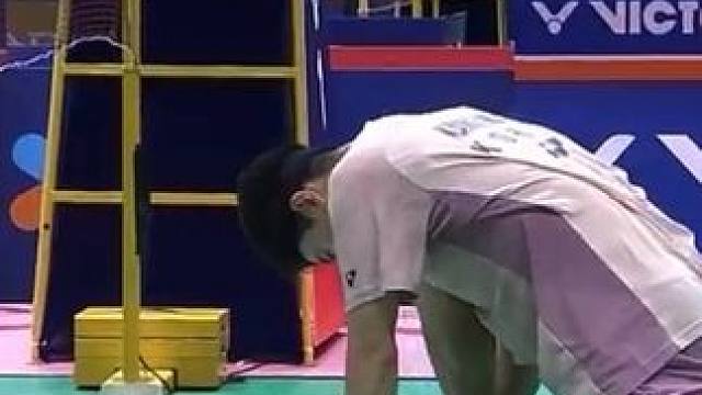 姜老弟，希望脚没事，成这样，有点吓人#姜珉赫 #羽毛球男双#中公羽毛球