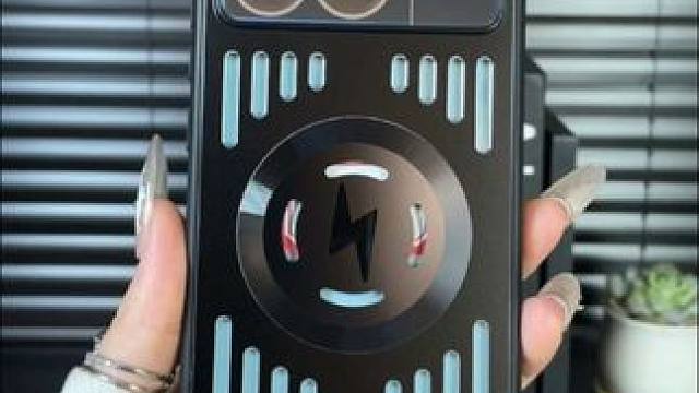 红米k70pro金属镂空散热手机壳，磁吸牢固，带高清镜头膜 #红米k70手机壳#红米k70pro手机