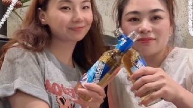 取悦老板的一百种方式之——教她拍照#干杯 #酒蒙子的日常 #姐妹局 #姐妹成堆快乐加倍 #有点上头