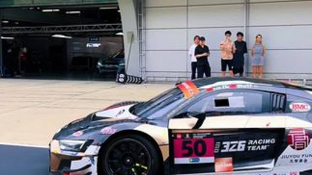 #赛车 #赛车 #速度与激情 
上海国际赛车场试车日，好多车哦，热闹！