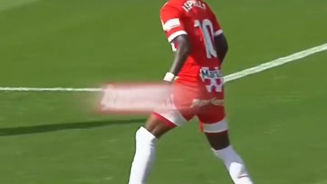 带脑子踢球是这样的带脑子踢球是这样的