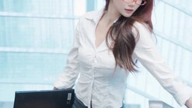 该叫什么 #mama #officesiren #办公室穿搭