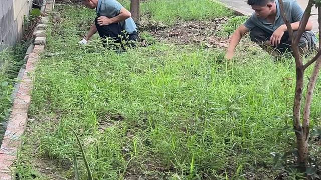 冲压车间扫除道，全员出动