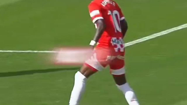 带脑子踢球是这样的