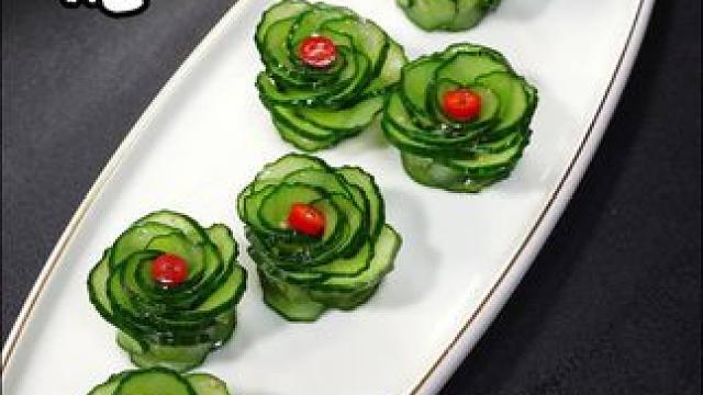 一根黄瓜也能做出颜值高的菜品，像我这样做成玫瑰花清脆爽口好吃又好看#凉拌菜#创意美食 #玫瑰花