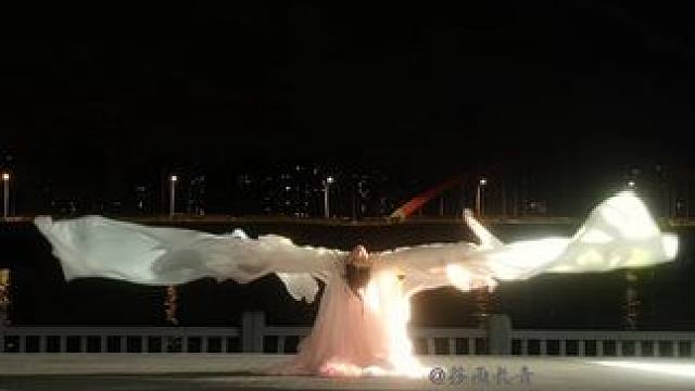 直到你离开，我才看清掌中缘分太浅#歌曲敬高香 #向全世界展示中国舞 #安竹说你与她有缘  #转场 #