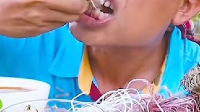 剁椒料汁️水煮大牛舌 #美食 #户外美食 #泰国美食 #内容启发搜索