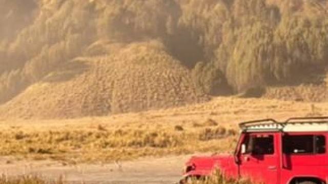 躲避拍照挑战 每一张照片记录了很多的时光不是么，欢迎评论区分享你的一张猎奇的封神照片#拍照姿势 #拍