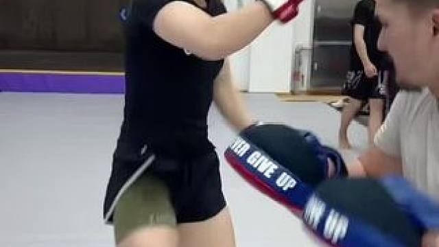 听说这个扫腿很火 听说这个扫腿很火#扫腿 #搏击 #格斗 #散打