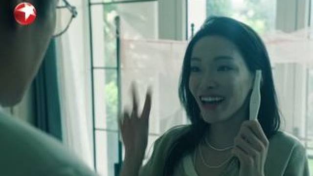 卢少骅给吴燕萍买了大别墅，吴燕萍查出她怀孕两个月，迫不及待把这个好消息告诉卢少骅，卢少骅又惊又喜。 