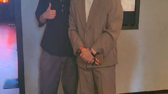 赵心童合影啦。
#台球 #斯诺克 #赵心童 #丁俊晖 #台球是一种生活