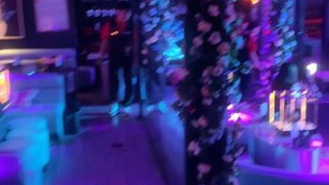 来丽江，不知道去哪玩，来看看我在丽江等你酒吧，还有优惠团购在左下角！
#丽江酒吧 #来丽江偶遇吧 #