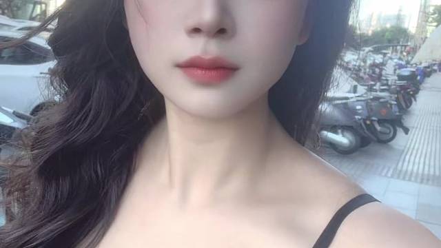 一个外表是女人内心是男子的性格，