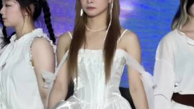 睡觉咯 #借来的猫 #dothedance #illit #朴敏珠