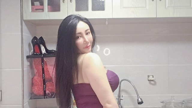 紫袍加身后妈裙