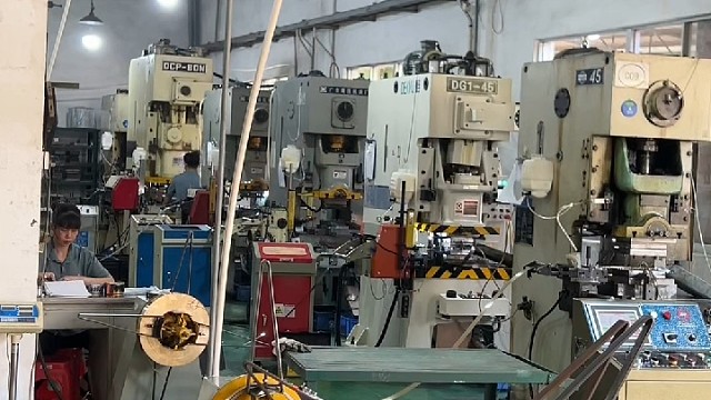 五金冲压弹片，可定制各类异形弹片