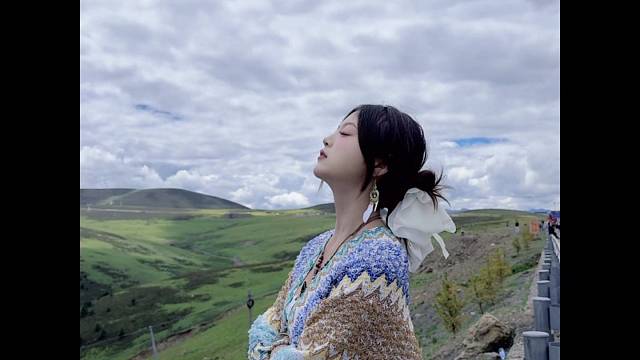 “青春没有售价，梦想要到拉萨，西藏我来了”
                    拉萨