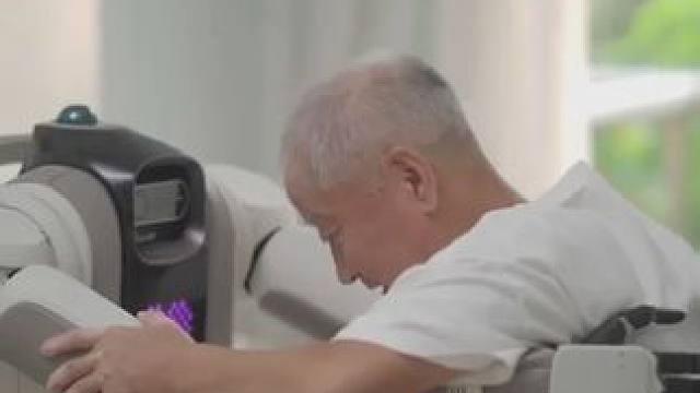 养老机器人，未来就是养机防老的时代了 #机器人 #科技改变生活 #养老 #人工智能 #养老机器人