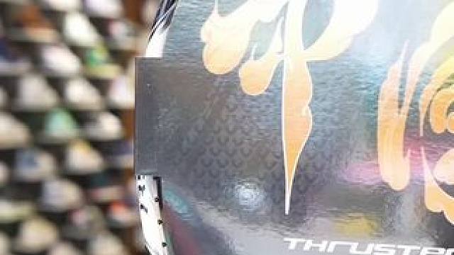 你的好友配送这把给你吗#享受羽毛球带来的快乐#羽毛球