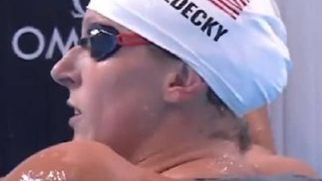 源源不断的能量在倾泻，这就是核能少女#莱德基 #2025新加坡游泳世锦赛 #自由泳二次腿 #自由泳混