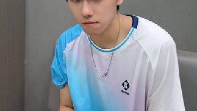 可恶！就这么水灵灵的被发现了吗？#羽毛球#抽象