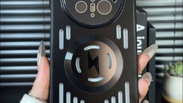 华为mate70pro金属镂空散热手机壳，带镜头膜，支持磁吸 #华为mate70手机壳#华为mate