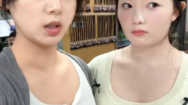 乱管闲事容易脸疼.. #办公室日常 #办公室搞笑 #腼腆害羞内向社恐文静小女生