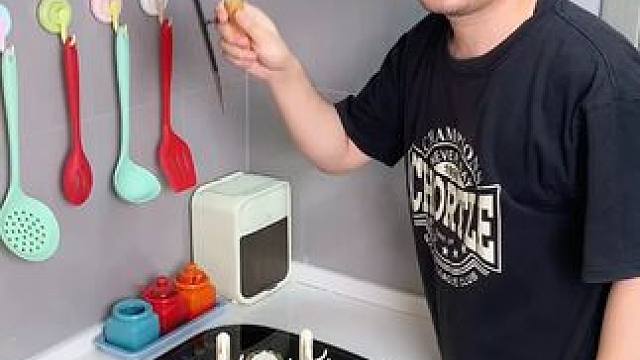 六爪挂钩 这个六爪挂钩真的太好用了，一个就能顶六个衣架来用，拿取方便，一目了然#挂衣架#六爪挂钩 #