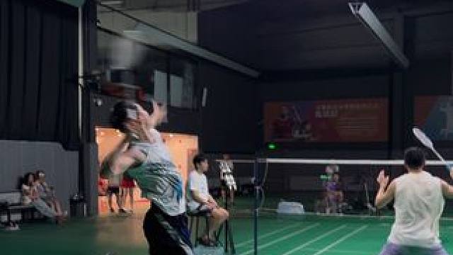 不是说好永远做我后盾吗 怎么跑到对面去了#羽毛球 #羽毛球精彩片段 #羽毛球男双