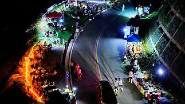 天曌山夏天晚上的人间烟火气息。#夜景实拍 #人间烟火 #周边游好去处