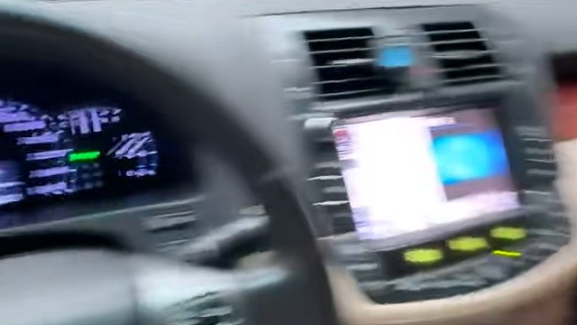 去奶茶店的路上