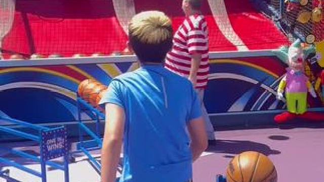 承认吧，这就是天选之球！  
（虽然前面失败了很多次）[旺柴]