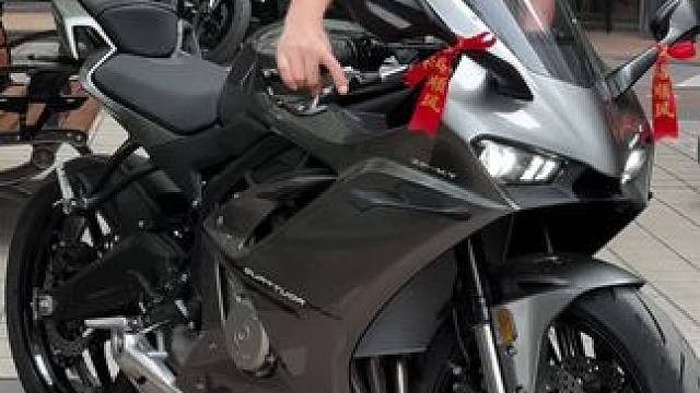 你的青春怎么少得了一台四缸 #凯越450rr曼岛 #机车