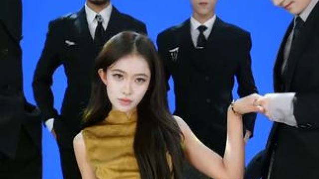 和闺蜜一起闯入男团