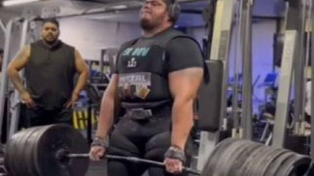 这世界上还有很多个“埃迪”“魔山”啊！#硬拉