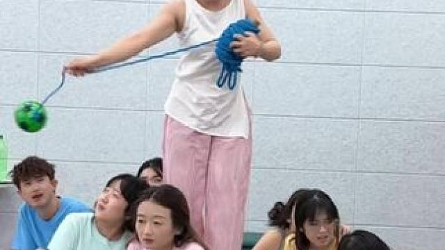 极限大逃生，哈哈 #办公室日常 #真会玩系列