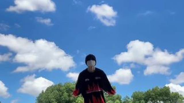 阳光透过树叶的缝隙渐渐洒了下来 #leon小雨编舞 #绿光 #宋雨琦 #hiph