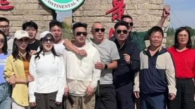 疆山万里，鳄珍人同心驰骋 #鳄珍 #鳄鱼皮具 #鳄鱼养殖场