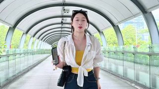 • 南沙实测如祺Robotaxi：红绿灯避让+灵活掉头，稳得像老司机，空间体验绝了#如祺Robota