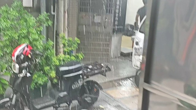 暴雨