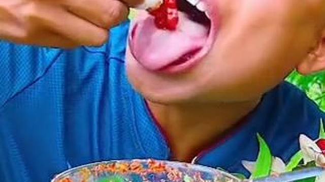 香米饭剁椒料汁️大片鲜牛杂 #美食 #内容启发搜索 #户外美食 #泰国美食