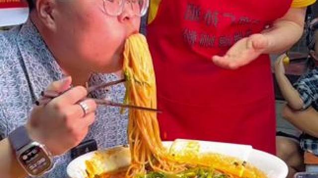 千万网红冬洁轻松拿走2000元现金~#螺蛳粉