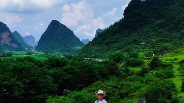 广西版‘阿尔卑斯’！合那高速旁隐藏的治愈草甸，99%的人不知道！#广西旅游 #合那高速 #高山草甸 