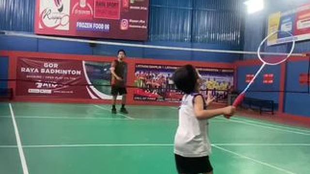 有没有比你好友打得好#羽毛球 #享受羽毛球带来的快乐 #小孩哥#打羽毛球