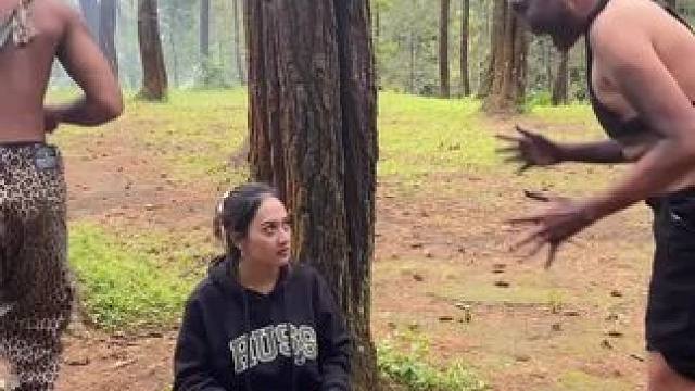 哈哈田园生活欢乐多 #超级搞笑 #外国人真会玩 #原创视频 #脑洞大开 #原始部落