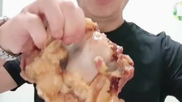 #大口吃肉的感觉真好